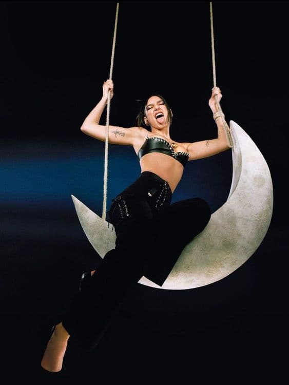 Dua Lipa - Hugo Comte